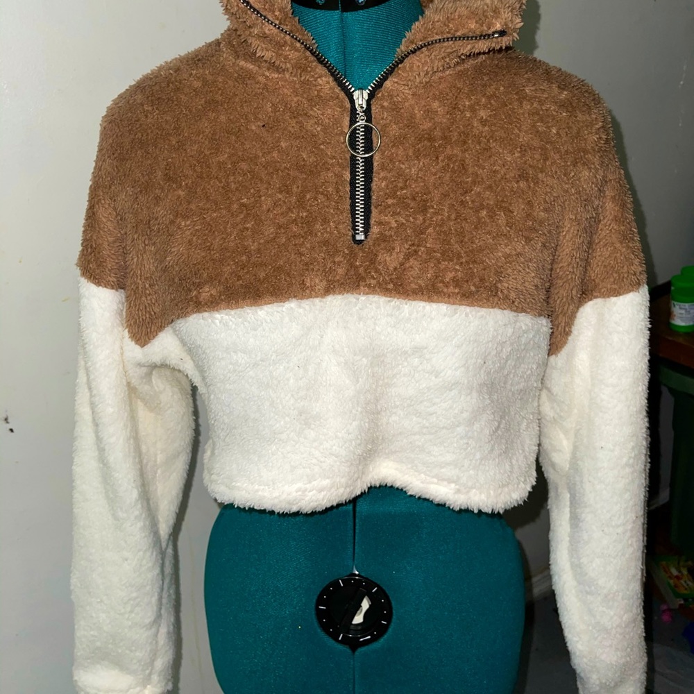 Crop top sweater